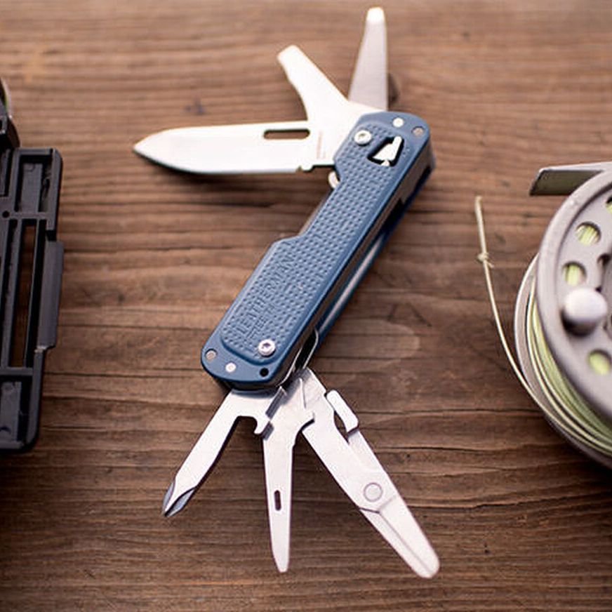 Мультитул FREE T4/BOX-INT SILVER 832686 Leatherman
